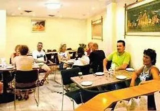 Amar Yatri Niwas Hotel Agra  2*, Agra (Uttar Pradesh) India